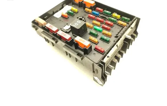 Volkswagen PASSAT B7 Fuse module 3C0937125A