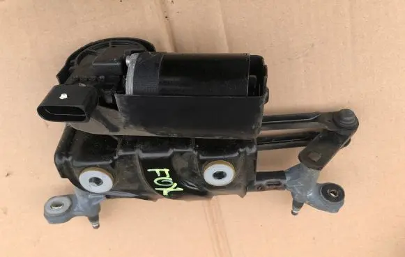 Volkswagen Fox Front wiper linkage and motor 5Z0955023