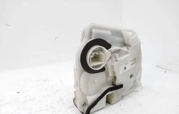 Mazda 3 III Front door lock 5C10D0307