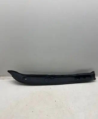 BMW X1 U11 Fender end trim 9462143 51489462143