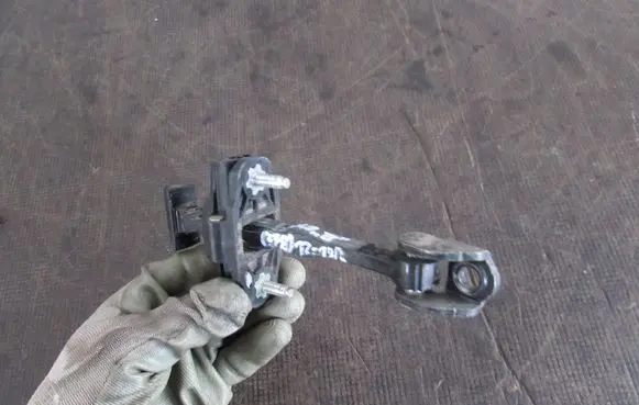 Volvo V40 Cross country Front door check strap stopper 