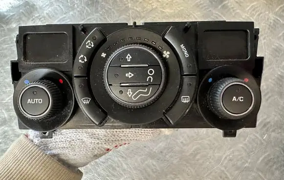 Peugeot 3008 I Climate control unit 96738320