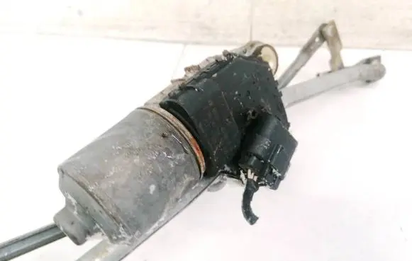 Ford Mondeo Mk III Wiper motor 1S7117508AD 0390241702