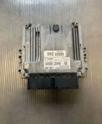 Hyundai Santa Fe Engine control unit/module 391102FEE6 0281033118 EDC17C57