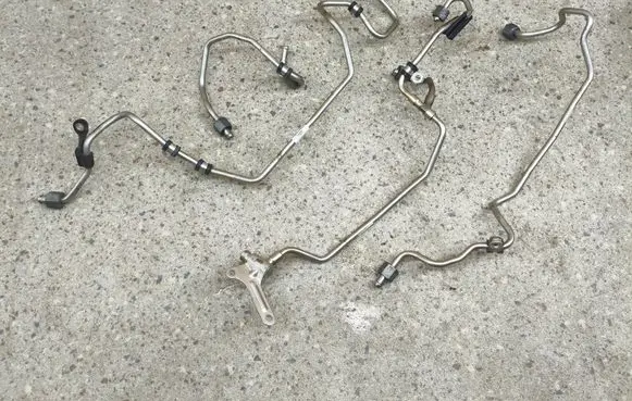 Mercedes-Benz GL X166 Fuel line pipe 