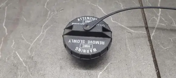 Hyundai Lantra II Fuel tank filler cap 