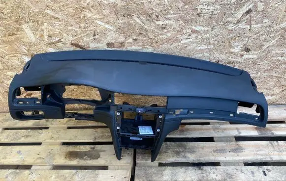Skoda Superb B6 (3T) Dashboard 3T1857007D 3T0880204A