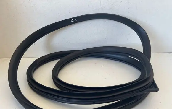 KIA Sportage Rear door rubber seal (on body) 