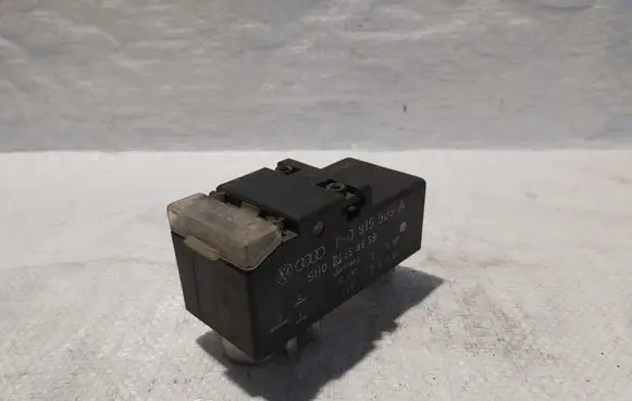 Volkswagen Golf III Coolant fan relay 1H0919506A