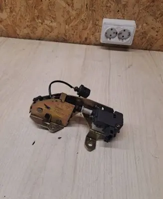 Volkswagen Touareg I Tailgate/trunk/boot lock/catch/latch 7L0827506D