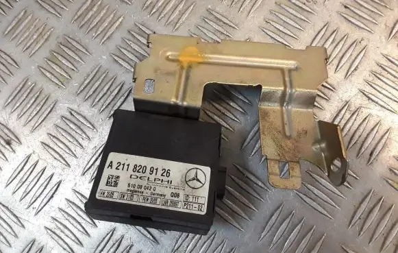 Mercedes-Benz E W211 Alarm control unit/module 2118209126 A2118209126