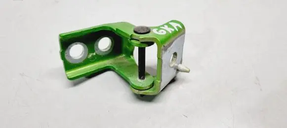 Opel Mokka B Rear door lower hinge 1608322580