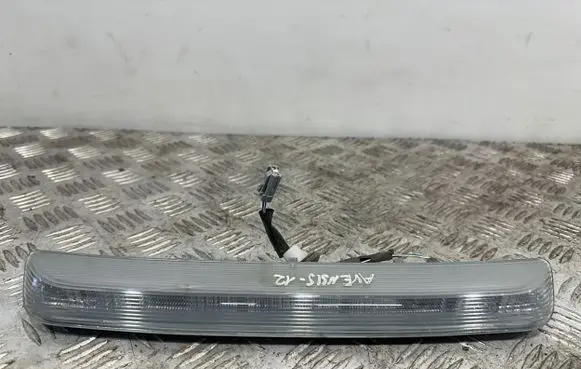 Toyota Avensis T270 Third/center stoplight 8157005110