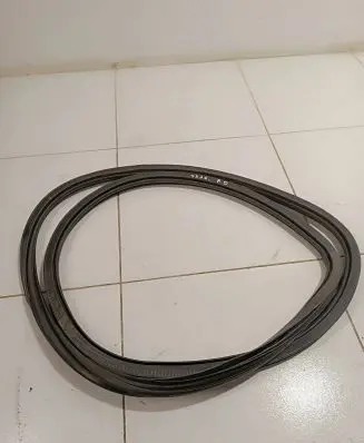 Audi Q3 8U Front door rubber seal N0code