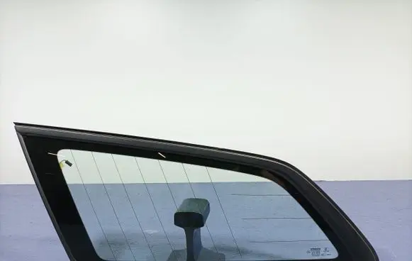 Volvo S90, V90 Rear side window