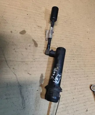 Jeep Cherokee XJ Clutch master cylinder 