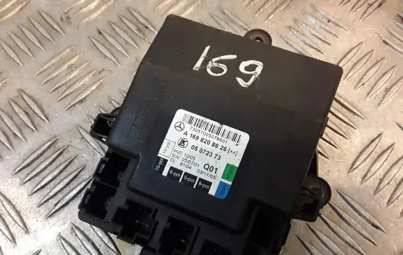 Mercedes-Benz A W169 Door control unit/module 1698208626 A1698208626