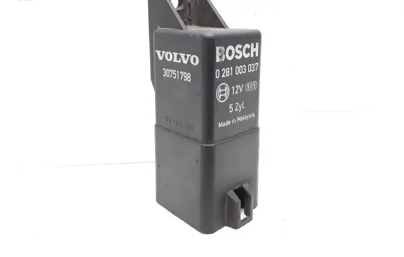 Volvo XC70 Glow plug pre-heat relay 30751798 0281003037