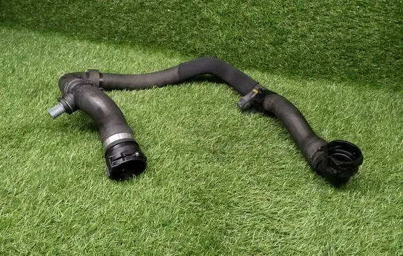 Volkswagen Tiguan Engine coolant pipe/hose 5N0122051AF