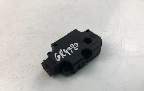 Audi A6 C7 Intake manifold valve actuator/motor CZ1139300856