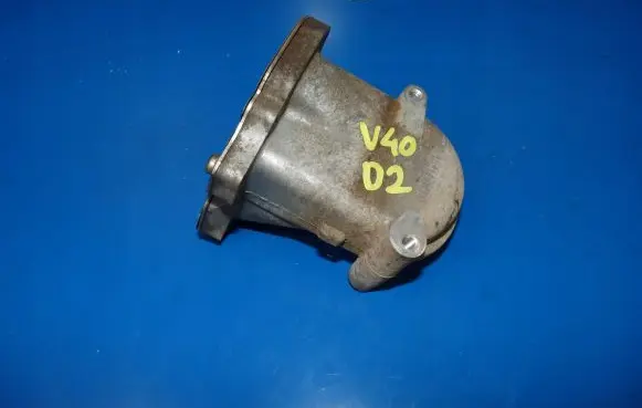 Volvo V40 Engine mounting bracket