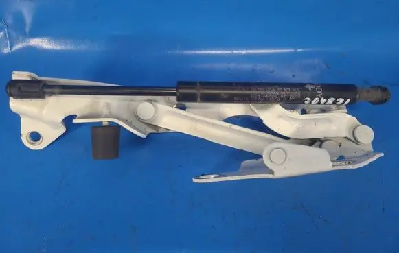 Chrysler 200 Shock absorber/damper mounting bracket 5074535AC