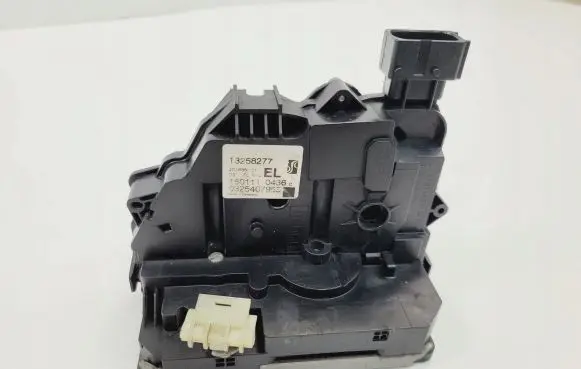 Opel Meriva B Front door lock 13258277