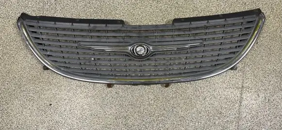 Chrysler Grand Voyager IV Front bumper 4857522