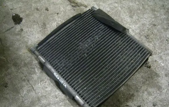 A/C cooling radiator (condenser)