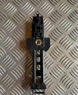 Volkswagen Touareg I Seat belt adjustment rail 7L0857819F