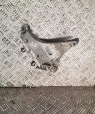Volkswagen Golf V Engine mounting bracket 03l199207