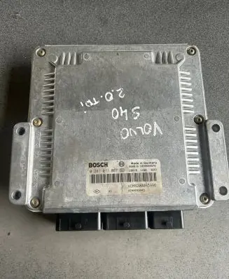 Volvo S40, V40 Engine control unit/module 30630418 0281011087 EDC15C3