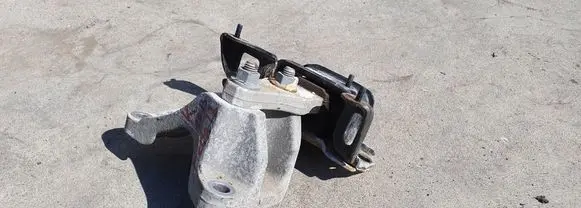 Ford Fiesta Engine mount bracket 8V517M125AG