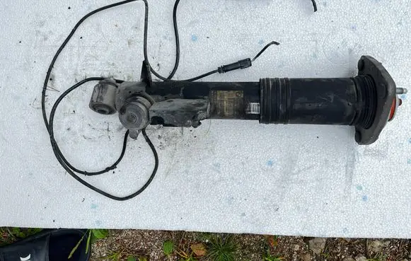 Rear shock absorber/damper