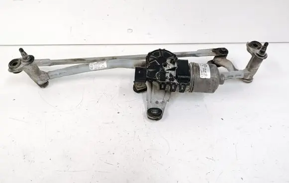Front wiper linkage and motor