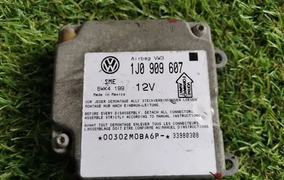 Volkswagen Golf IV Airbag control unit/module 1J0909607 33980308 5WK4199