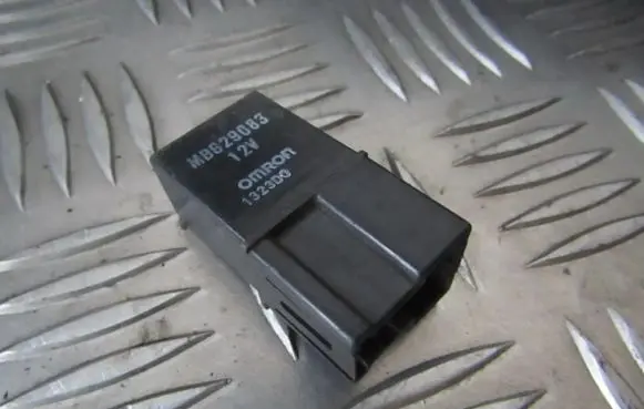 Mitsubishi Galant Other relay mb629083
