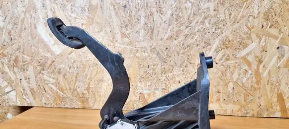 Renault Laguna III Clutch pedal 09255210