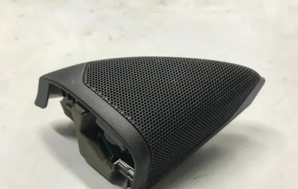 Front door high frequency speaker
