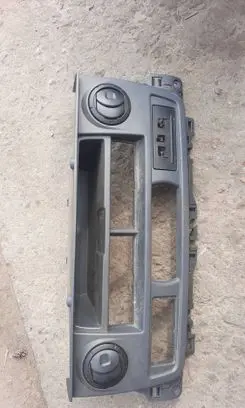 Renault Master II Radio/GPS head unit trim 8200188999 S6231S300 R6231S020