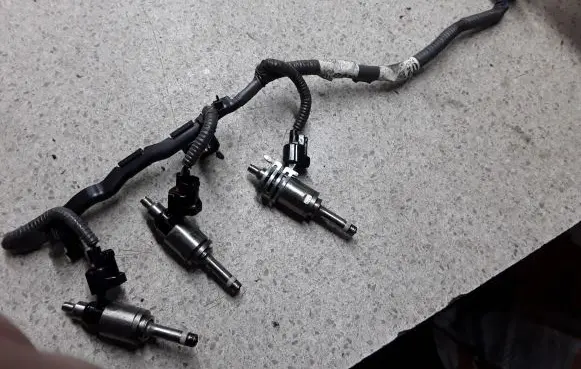 Lexus RX 450H Fuel injector 2325031120