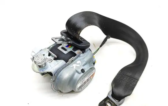 Rear seatbelt