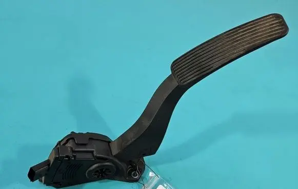 Dodge Caravan Accelerator throttle pedal 05281418AA IMPRK1537227