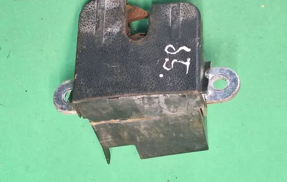 Volkswagen Golf V Tailgate/trunk/boot lock/catch/latch 1K6827505C