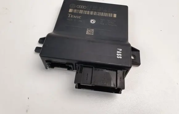 Audi A6 S6 C6 4F Gateway control module 4F0907468D