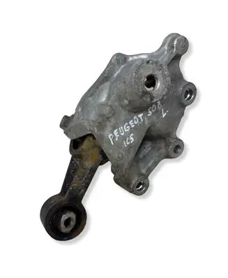 Peugeot 508 Engine mounting bracket 