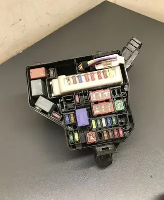 Toyota Yaris Fuse module