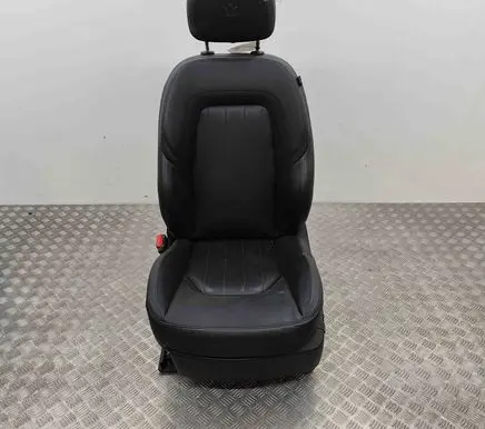 Maserati Quattroporte Front driver seat 673000231