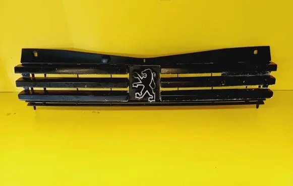 Peugeot 205 Front grill