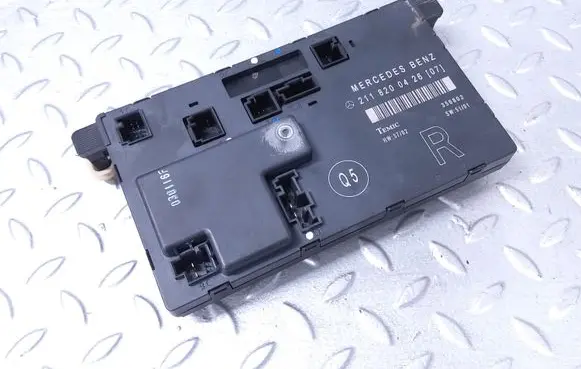 Mercedes-Benz E W211 Door control unit/module A2118200426 2118200426